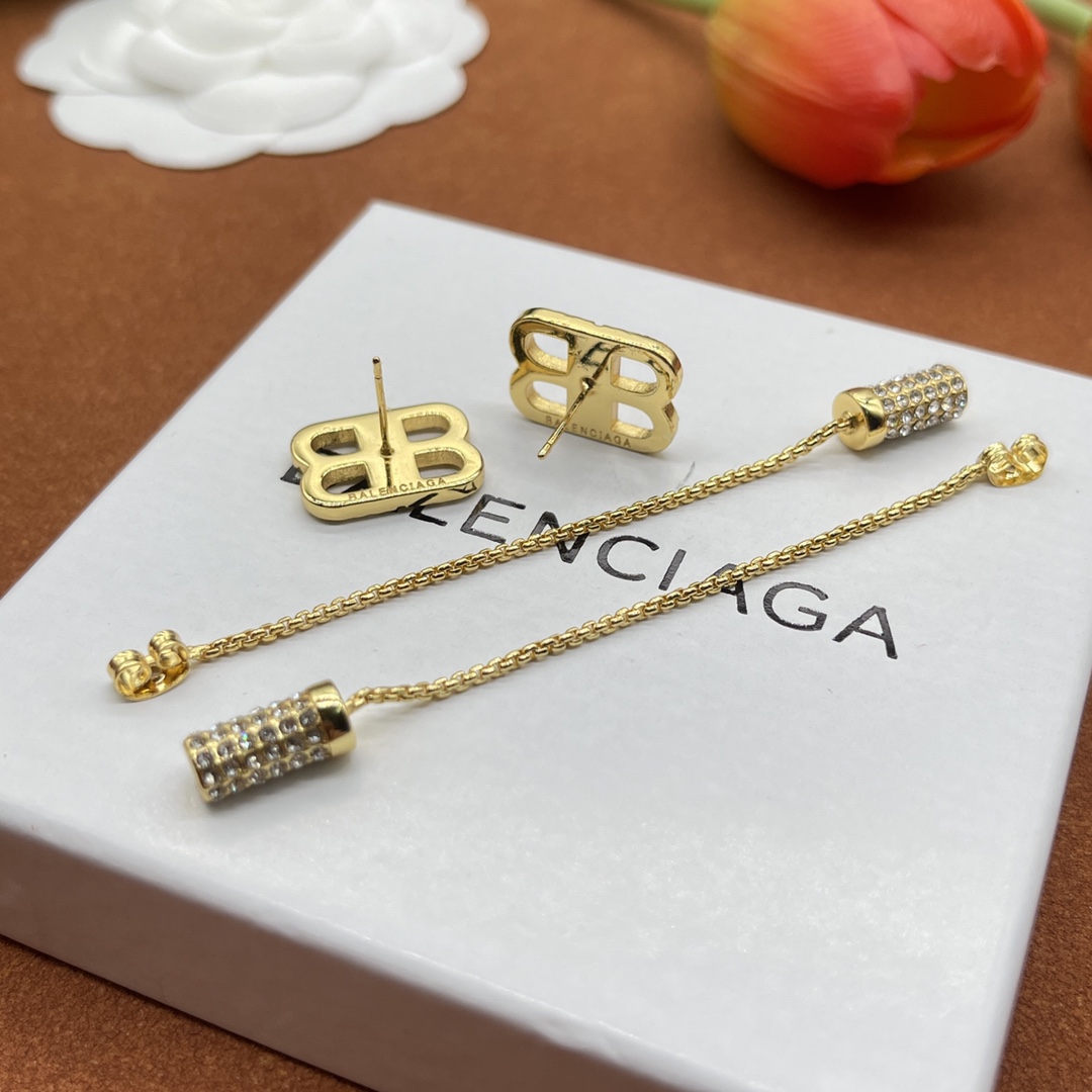 【BALENCIAGA】バレンシアガ    ファッションスタイルのイヤリング-BRAND OFF