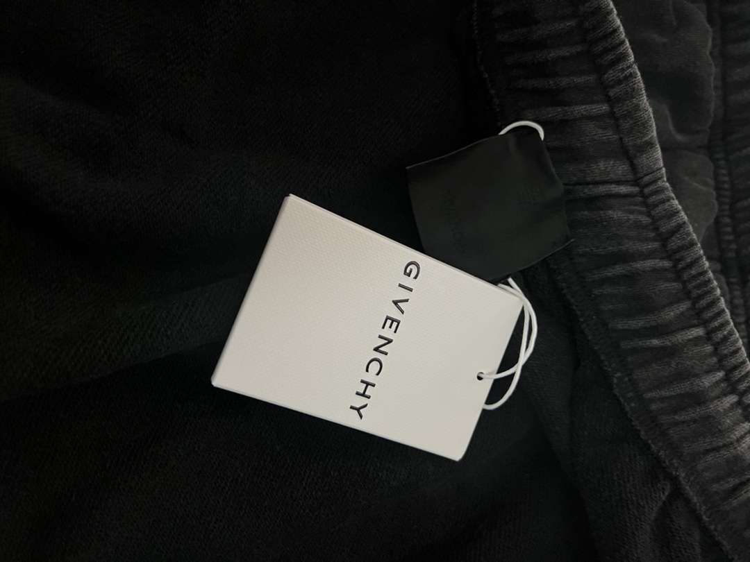【GIVENCHY   公式旗艦店】ジバンシー    ショートパンツ  ご好評に付き再入荷！-BRAND OFF