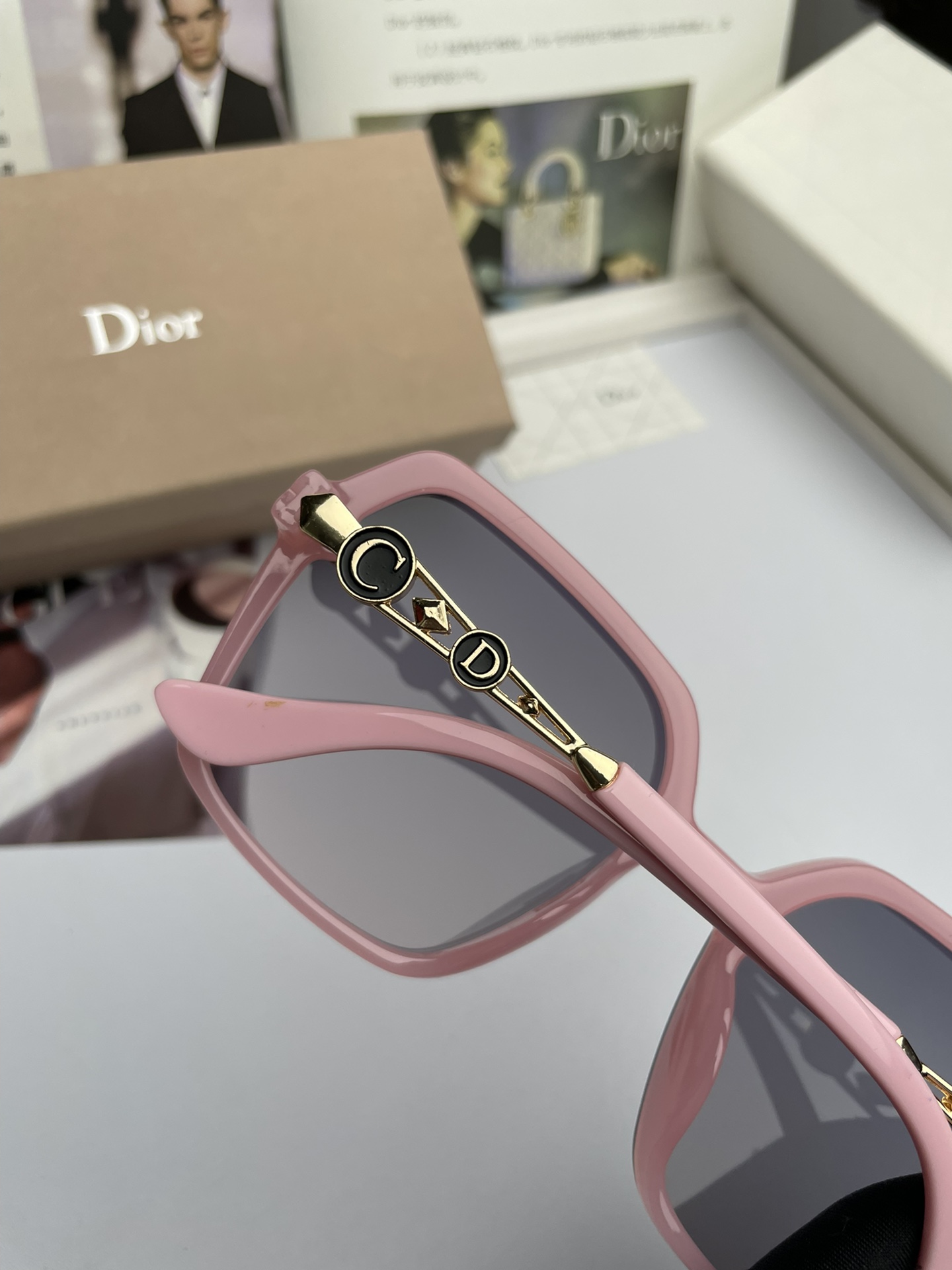 DIOR(  ディオール ) サングラス-BRAND OFF