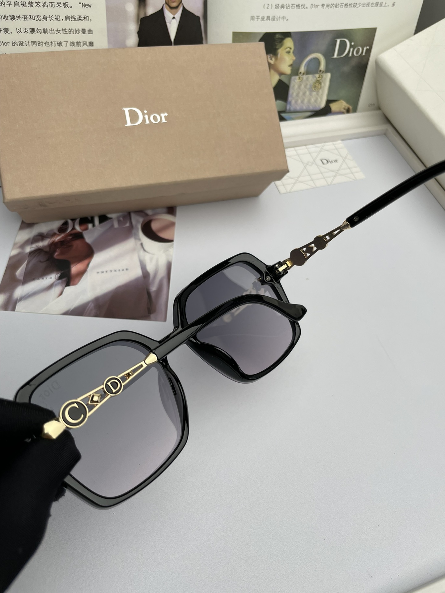 DIOR(  ディオール ) サングラス-BRAND OFF