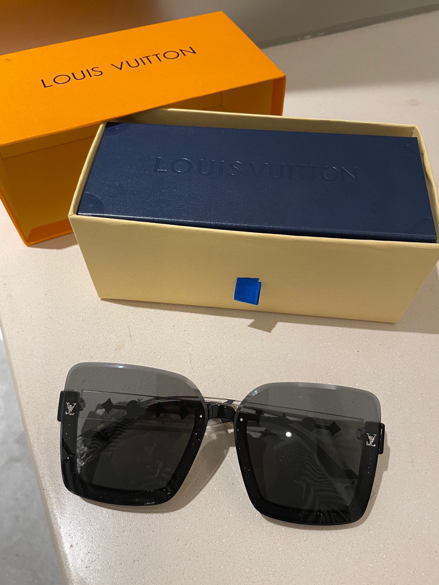 LOUIS VUITTON(ルイヴィトン ) サングラス-BRAND OFF