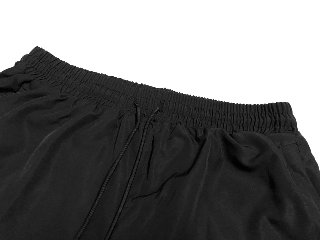 【GIVENCHY 公式旗艦店】ジバンシー   ショートパンツご好評に付き再入荷！-BRAND OFF