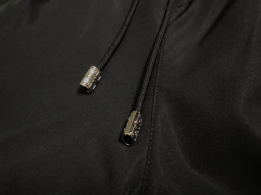 【GIVENCHY 公式旗艦店】ジバンシー   ショートパンツご好評に付き再入荷！-BRAND OFF