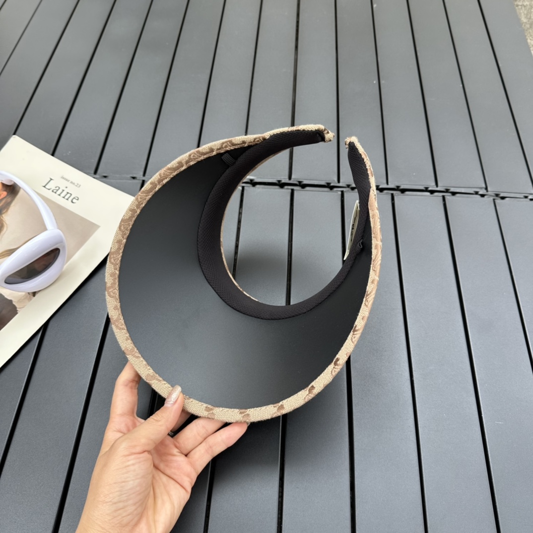 【CELINE  セリーヌ】【数量限定】空のシルクハット-BRAND OFF