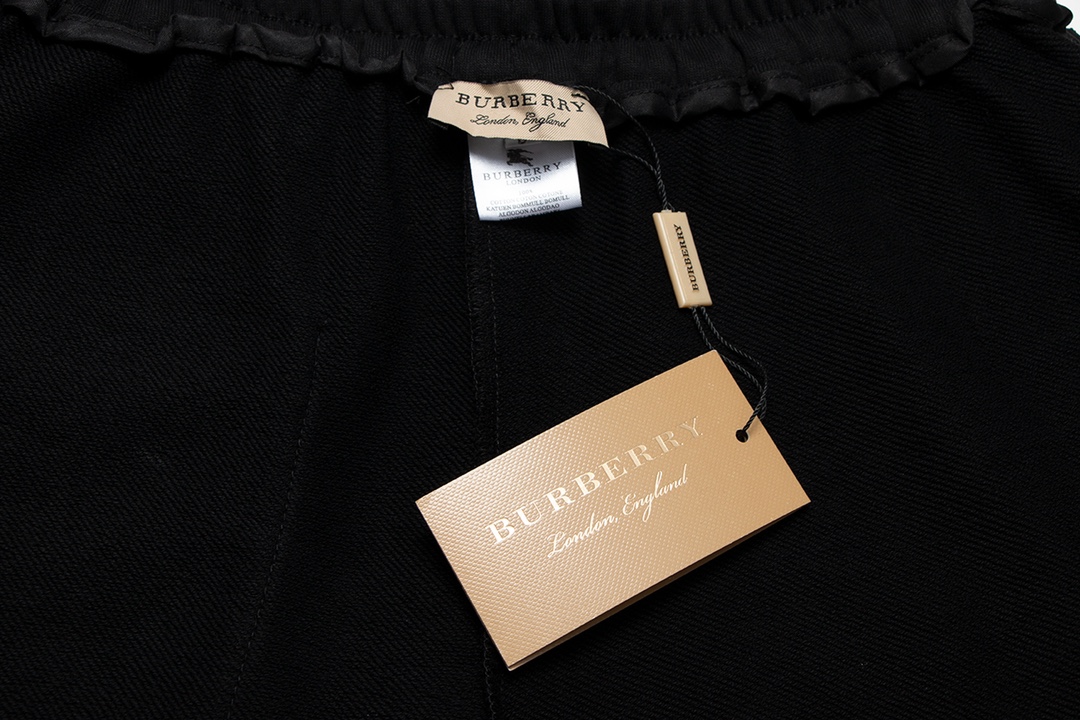 【BURBERRY  公式旗艦店】バーバリー   ショートパンツ  ご好評に付き再入荷！-BRAND OFF