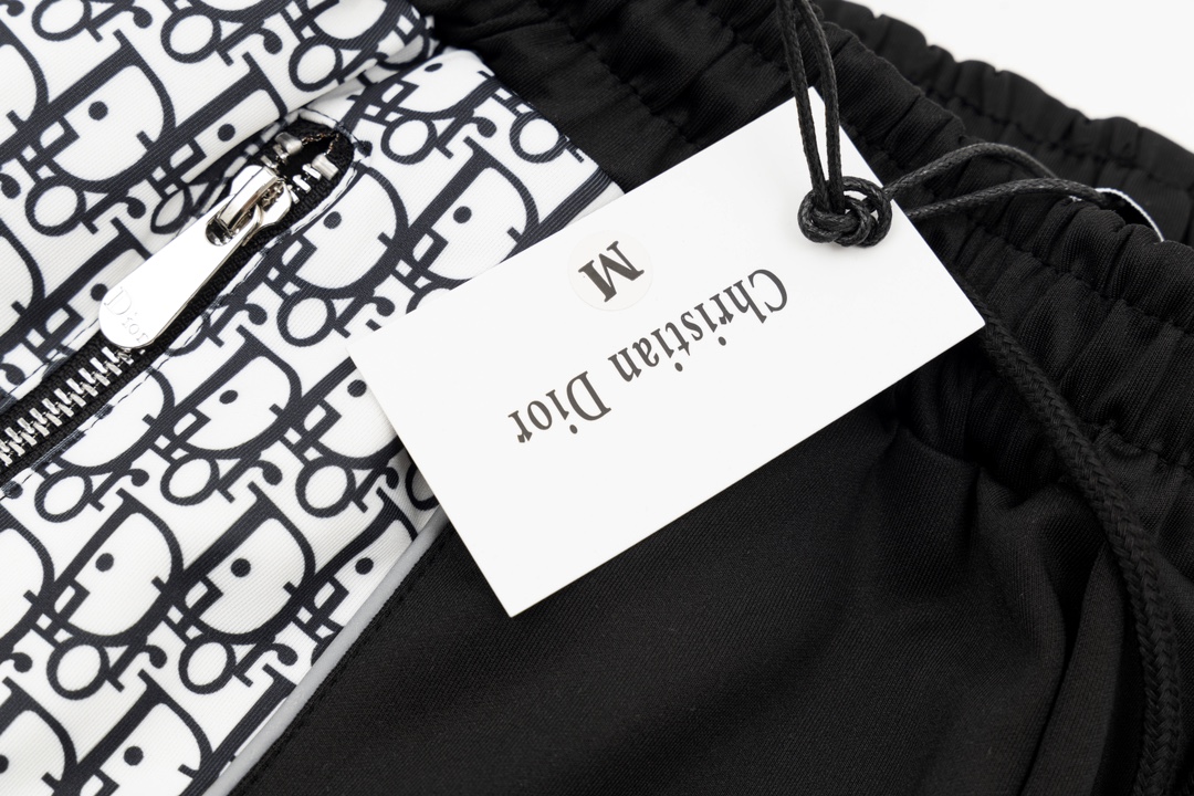 【DIOR   公式旗艦店】ディオール   ショートパンツご好評に付き再入荷！-BRAND OFF