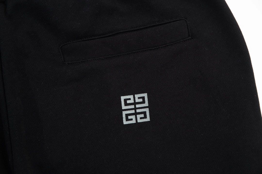 【GIVENCHY 公式旗艦店】ジバンシー   ショートパンツご好評に付き再入荷！-BRAND OFF
