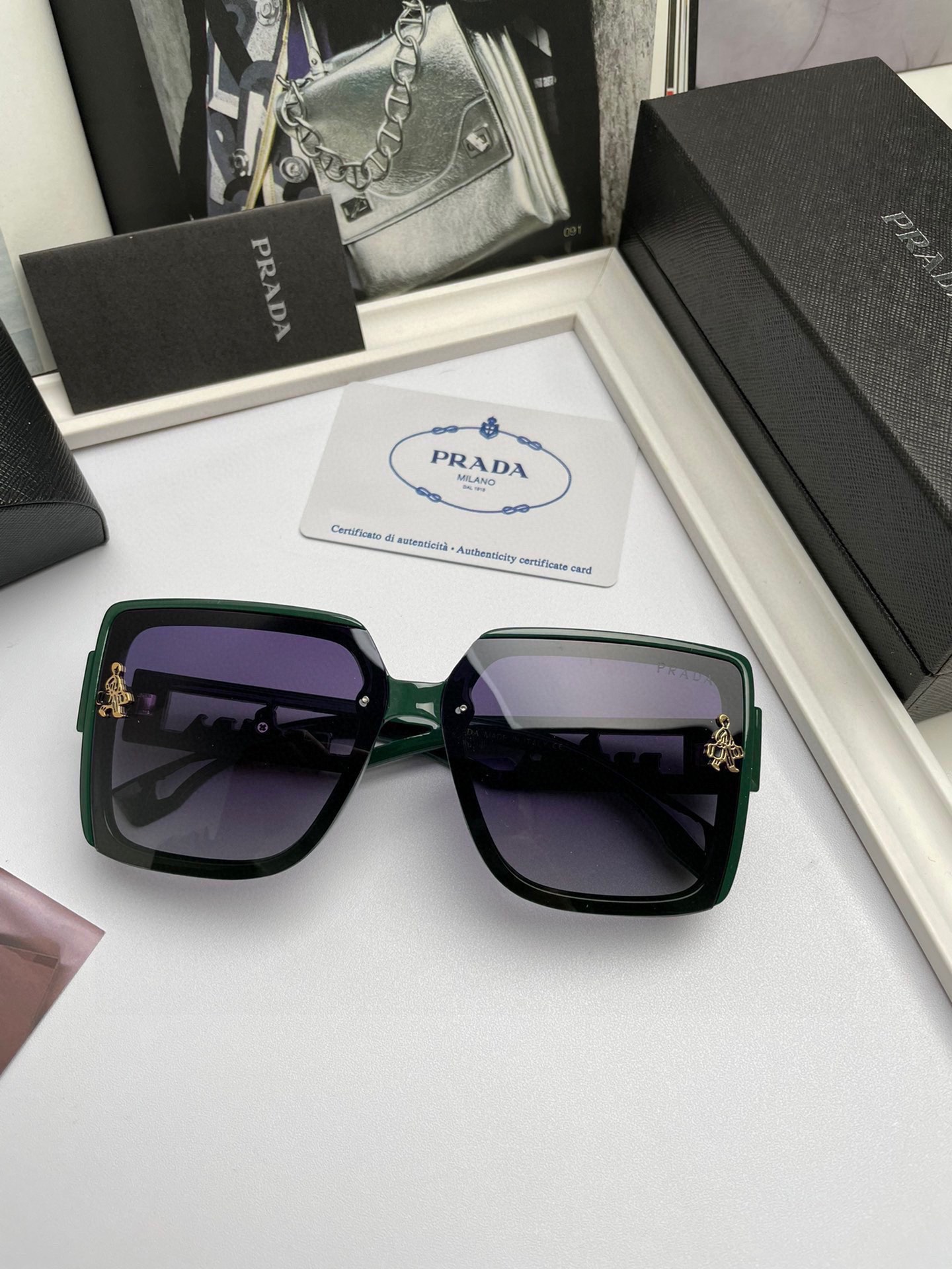 PRADA( プラダ ) サングラス-BRAND OFF