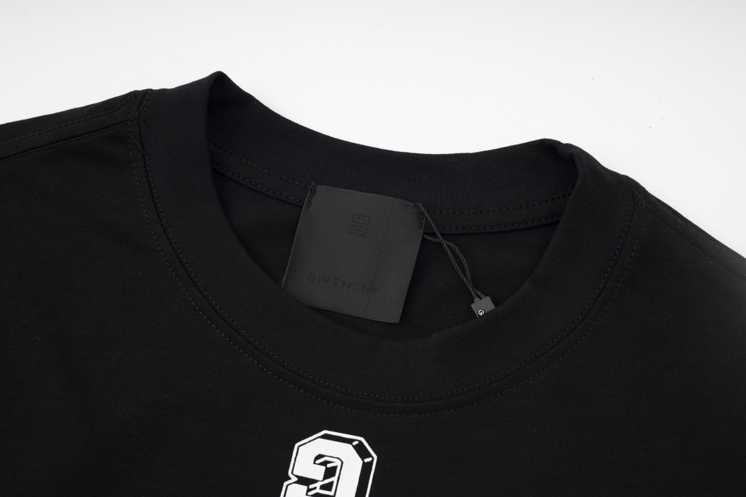 【2026】【GIVENCHY 公式旗艦店】ジバンシー   Tシャツ ご好評に付き再入荷！-BRAND OFF