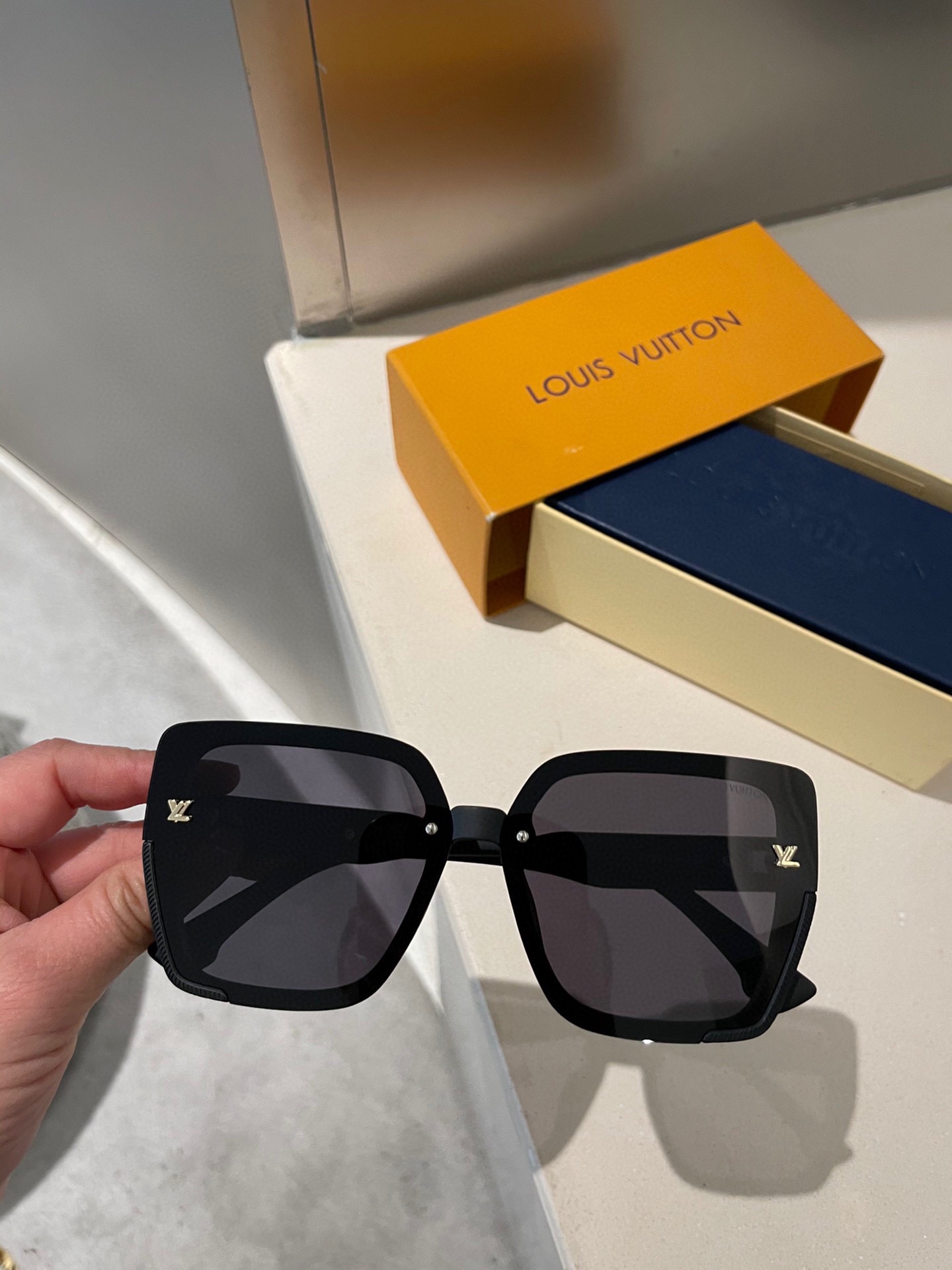 LOUIS VUITTON (ルイヴィトン) サングラス-BRAND OFF