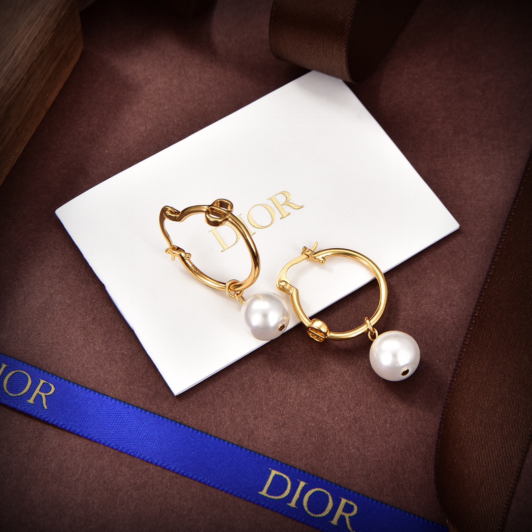 【DIOR】ディオール  ファッションスタイルのイヤリング-BRAND OFF