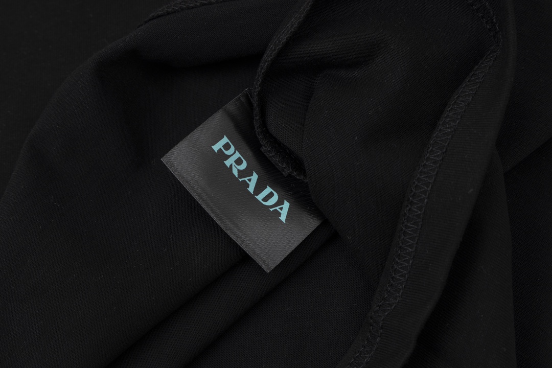 【2026】【PRADA 公式旗艦店】 プラダ  Tシャツ  ご好評に付き再入荷！-BRAND OFF