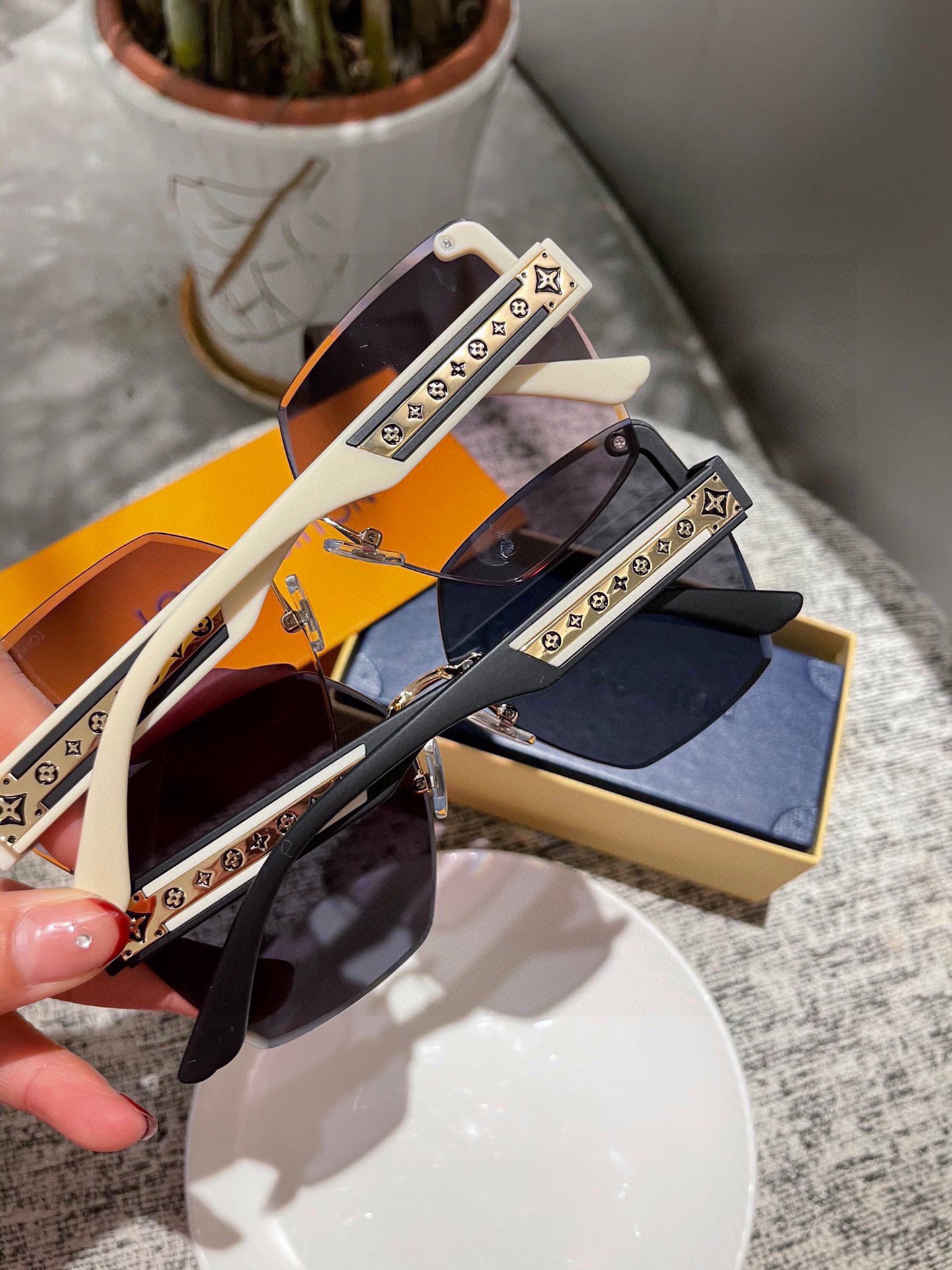 LOUIS VUITTON( ルイヴィトン) サングラス-BRAND OFF