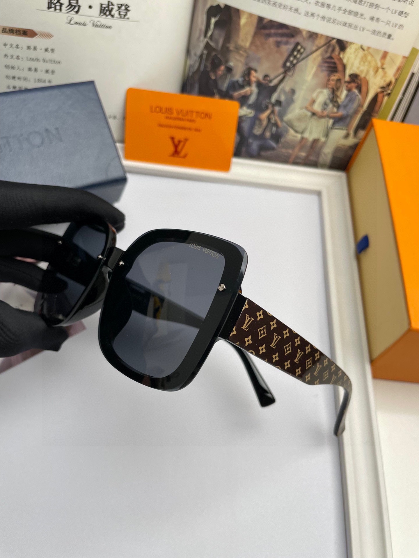 LOUIS VUITTON (  ルイヴィトン ) サングラス-BRAND OFF