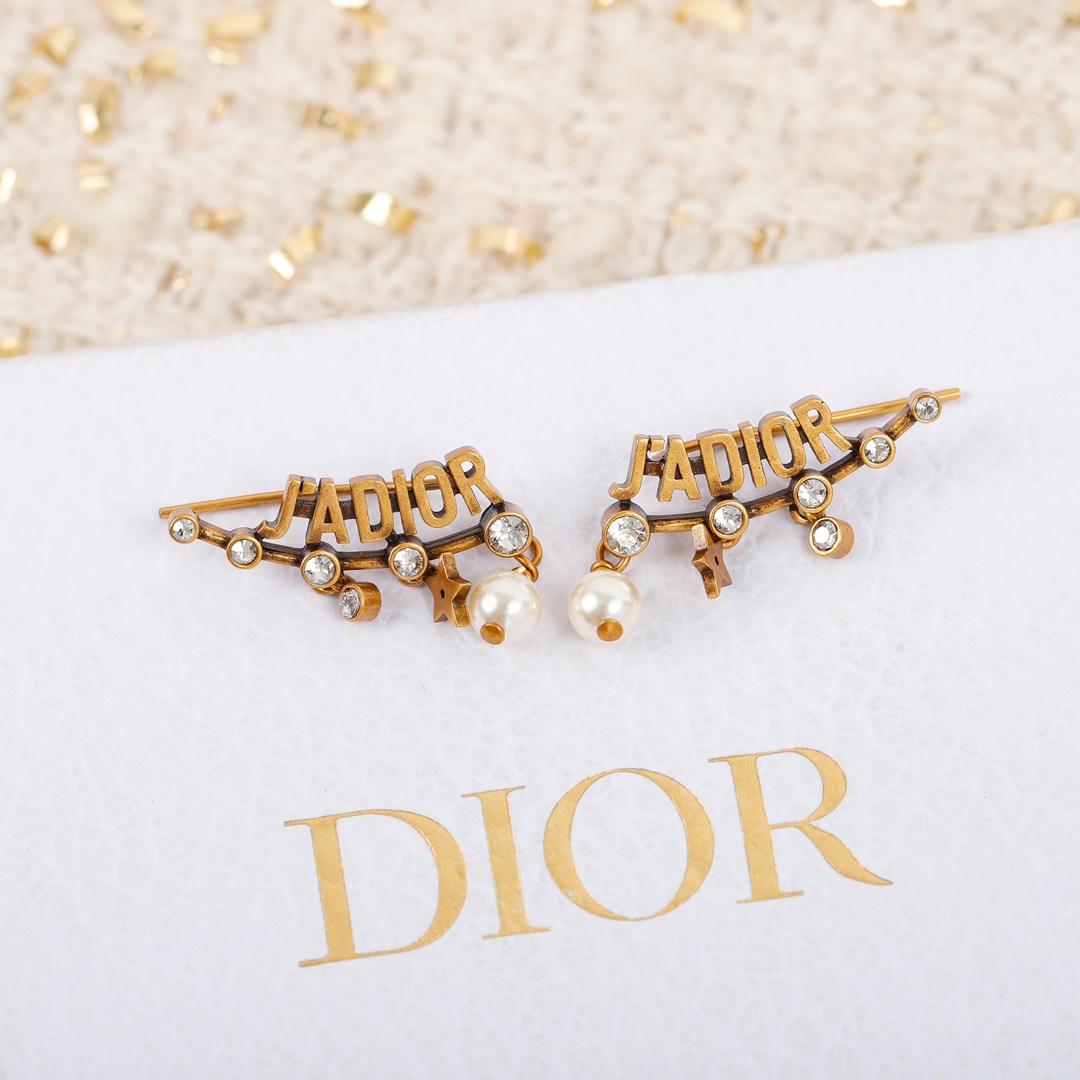 【DIOR】 ディオール   ファッションスタイルのイヤリング-BRAND OFF