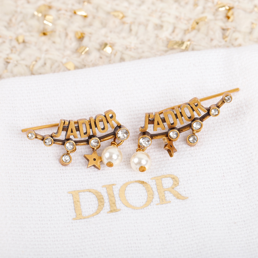 【DIOR】 ディオール   ファッションスタイルのイヤリング-BRAND OFF