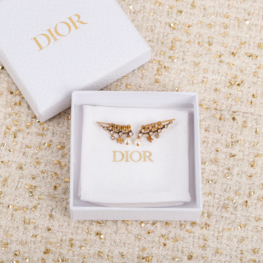 【DIOR】 ディオール   ファッションスタイルのイヤリング-BRAND OFF