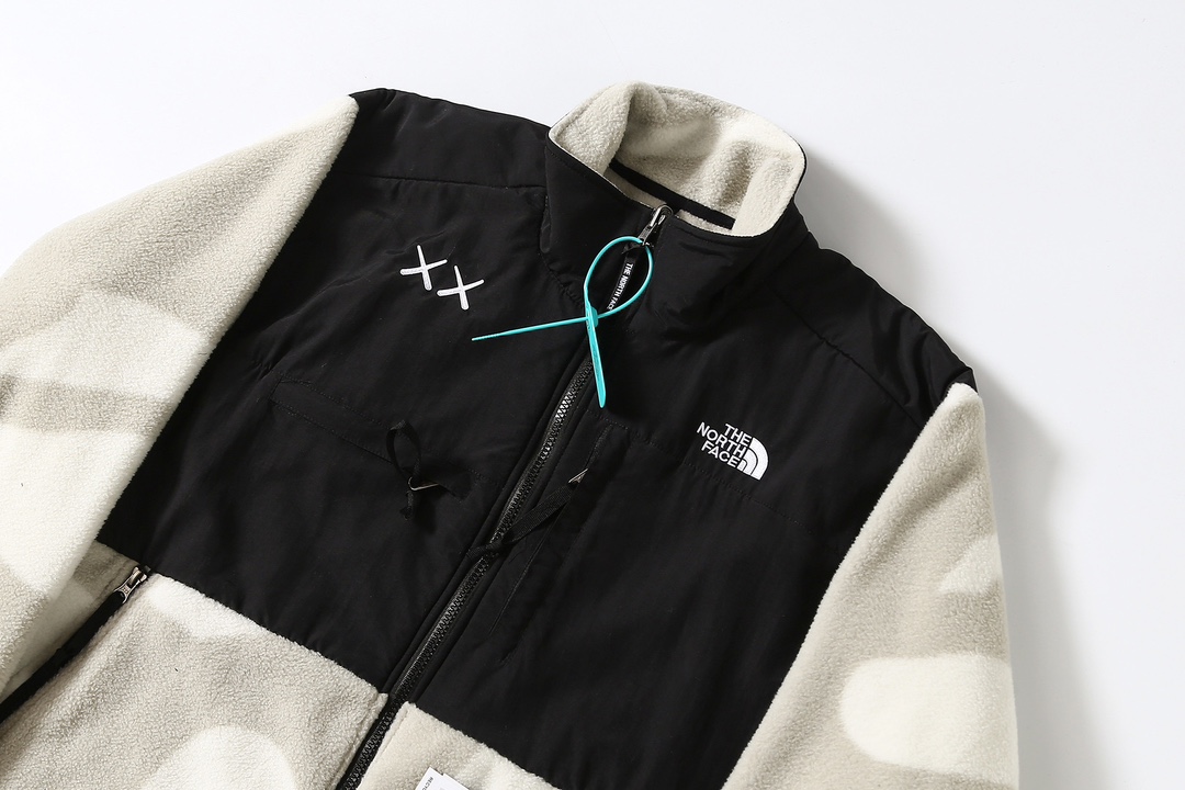 【THE NORTH FACE x KAWS】ジャケット 男女兼用 ご好評に付き再入荷！-BRAND OFF