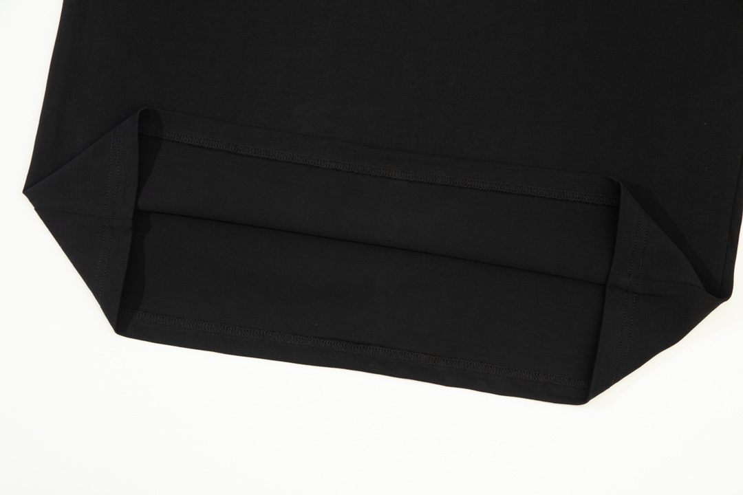 【2026】【YSL SAINT LAURENT 公式旗艦店】サンローラン Tシャツ ご好評に付き再入荷！-BRAND OFF