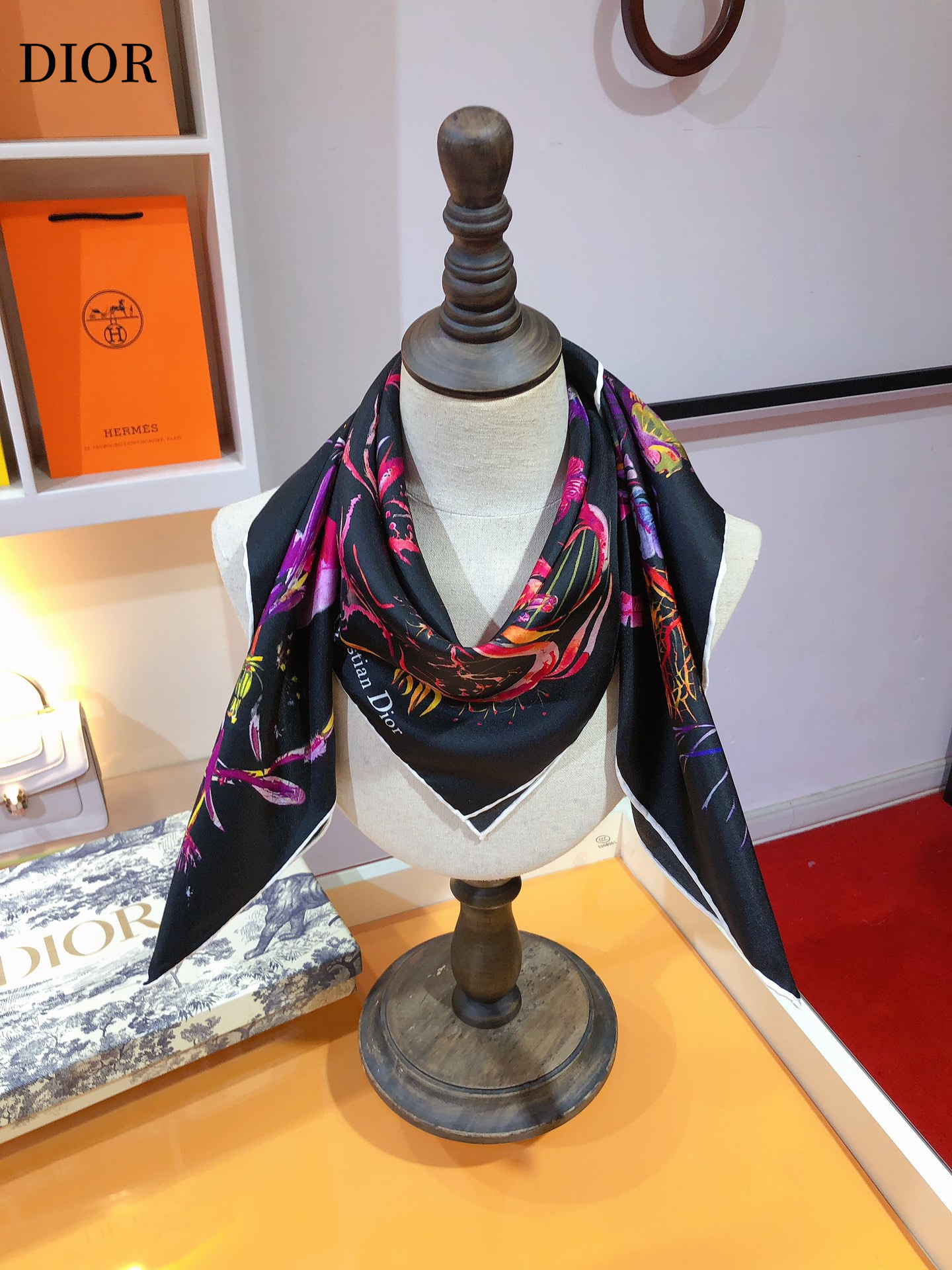 【DIOR  ディオール 】スカーフ90*90cm  241108-BRAND OFF