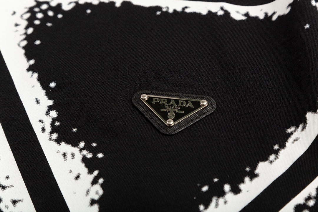 【2026】【PRADA  公式旗艦店】プラダ  Tシャツ ご好評に付き再入荷！-BRAND OFF