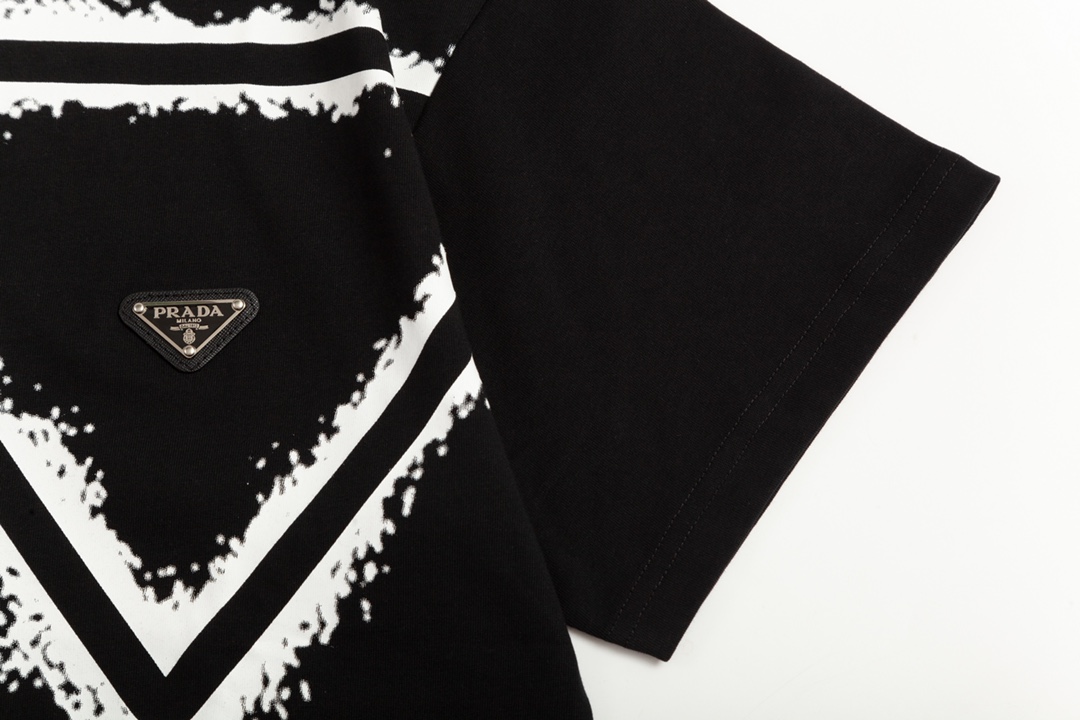 【2026】【PRADA  公式旗艦店】プラダ  Tシャツ ご好評に付き再入荷！-BRAND OFF