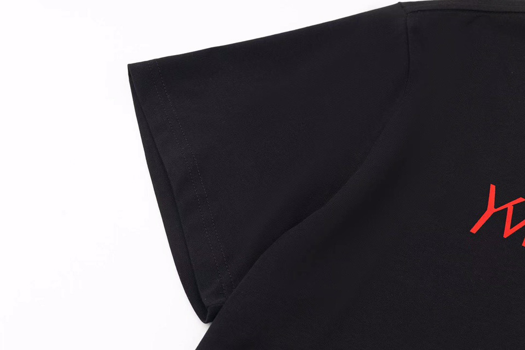 【YSL SAINT LAURENT 公式旗艦店】サンローラン Tシャツ ご好評に付き再入荷！-BRAND OFF