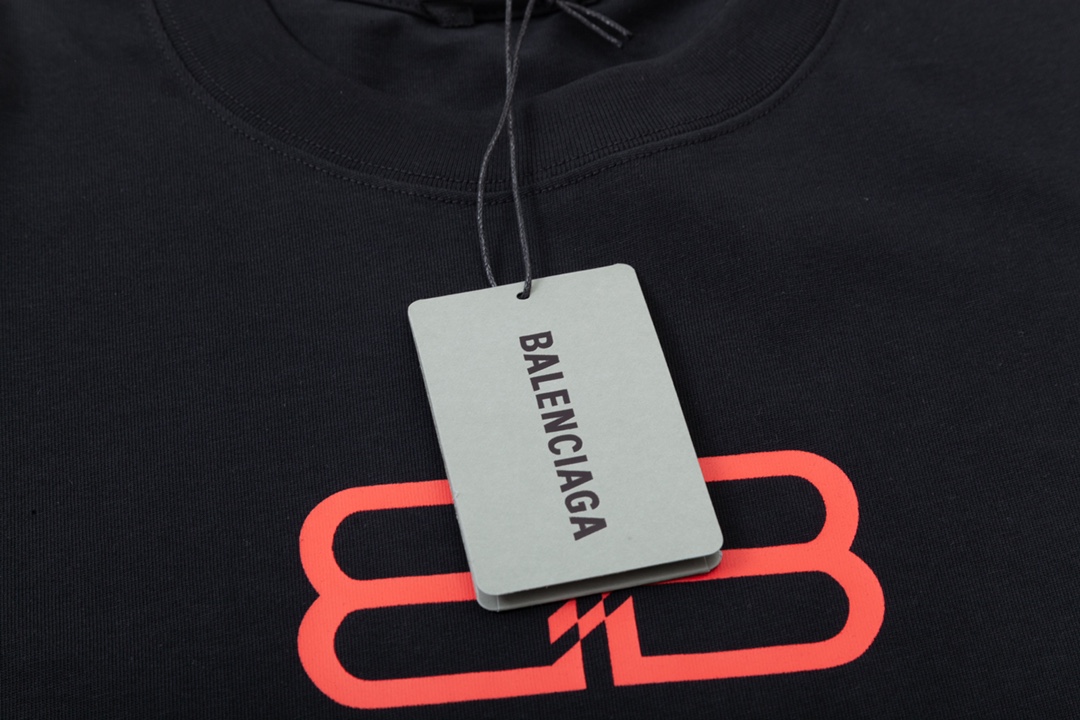 【2026】【BALENCIAGA  公式旗艦店】バレンシアガ  Tシャツ ご好評に付き再入荷！-BRAND OFF