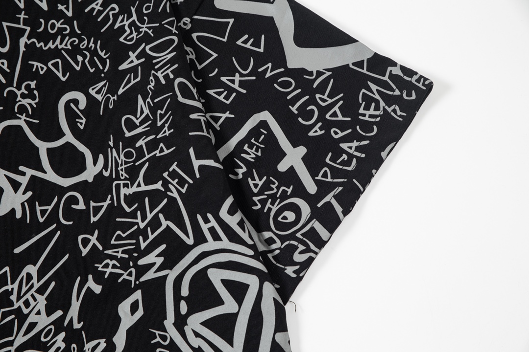 【2026】【BALENCIAGA  公式旗艦店】バレンシアガ  Tシャツ ご好評に付き再入荷！-BRAND OFF