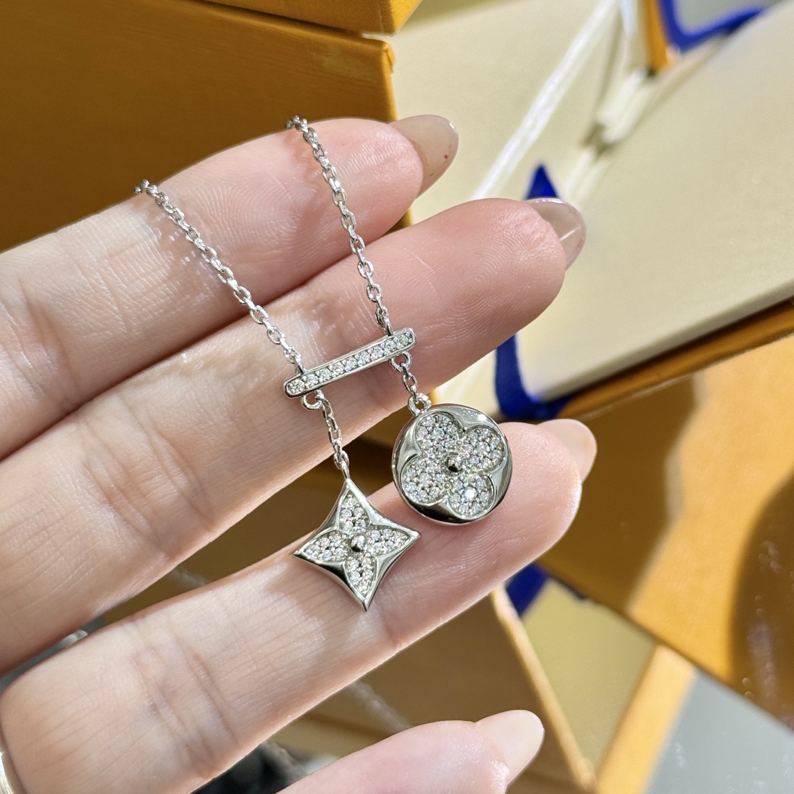【LOUIS VUITTON】ネックレス、新しいネックレス万能シンプルファッションオーナメント  2472-BRAND OFF