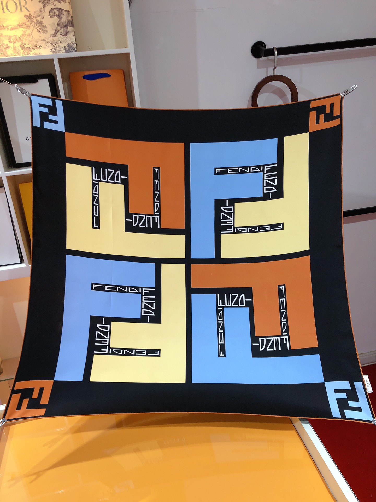 【FENDI  フェンディ】スカーフ90*90CM   241109-BRAND OFF
