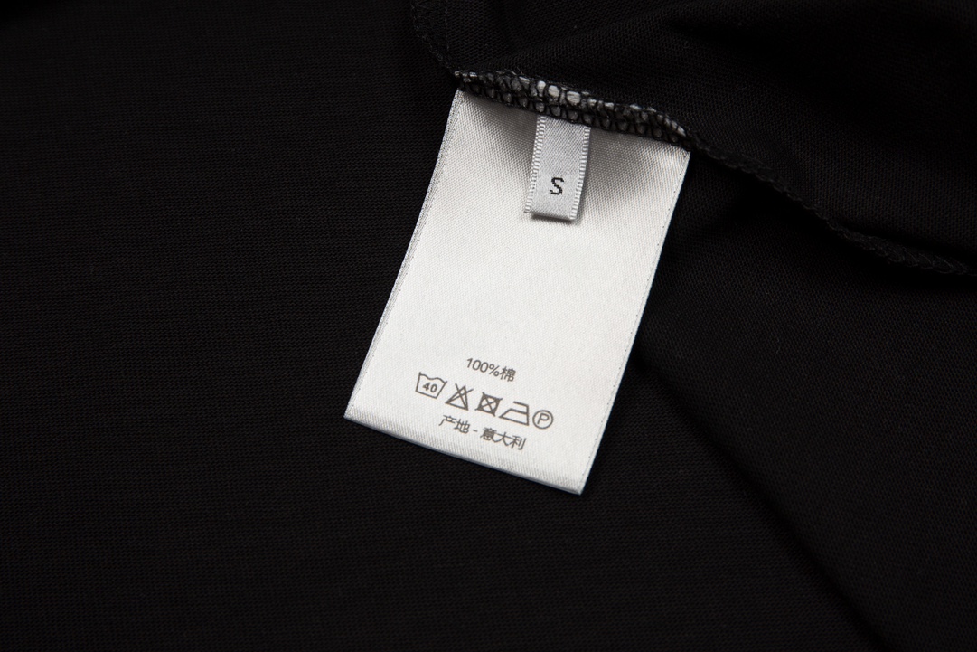 【2026】【DIOR  公式旗艦店】ディオール  Tシャツ ご好評に付き再入荷！-BRAND OFF