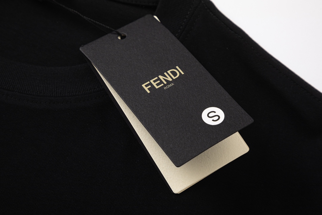 【2026】【FENDI 公式旗艦店】フェンディ   Tシャツ ご好評に付き再入荷！-BRAND OFF