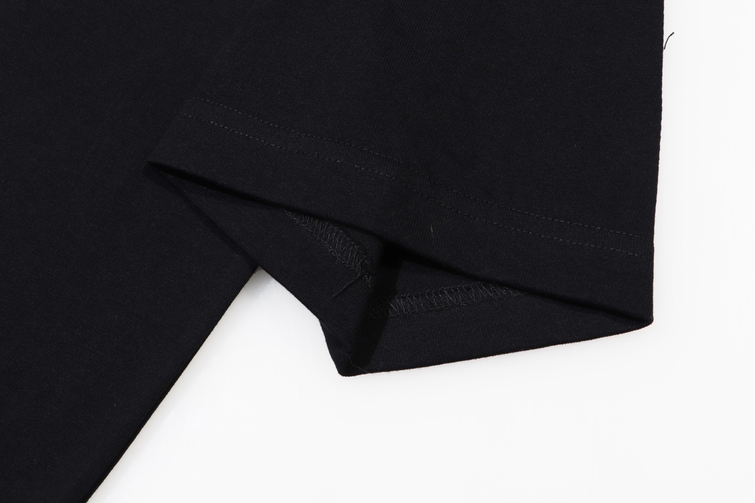 【2026】【YSL SAINT LAURENT 公式旗艦店】サンローラン Tシャツ ご好評に付き再入荷！-BRAND OFF
