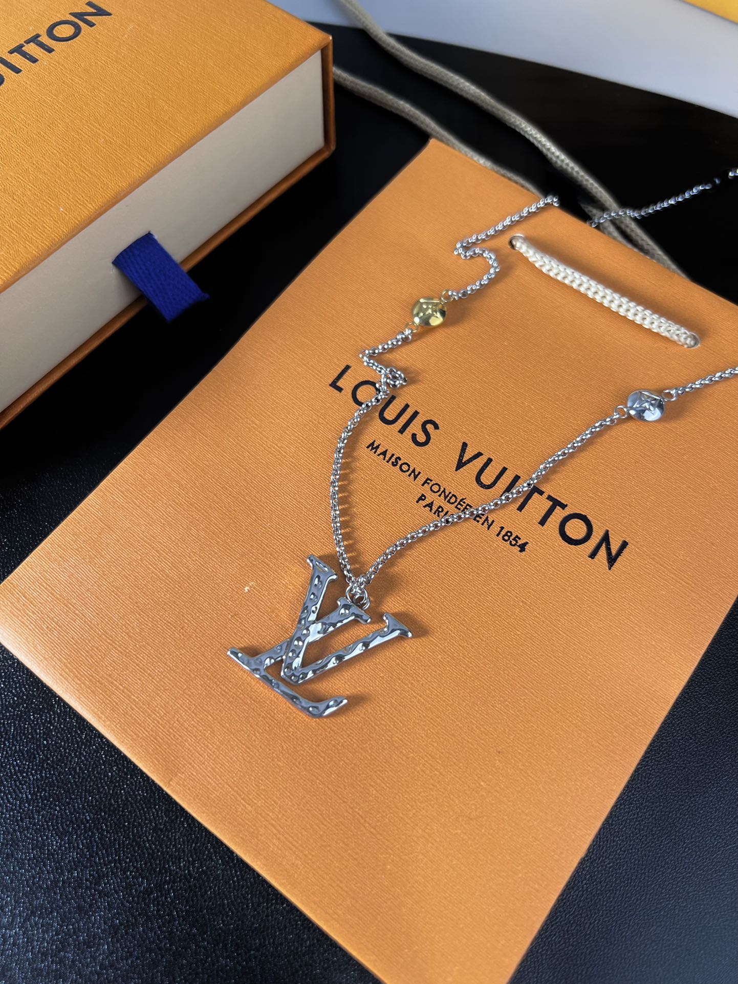 【LOUIS VUITTON】ネックレス、新しいネックレス万能シンプルファッションオーナメント-BRAND OFF