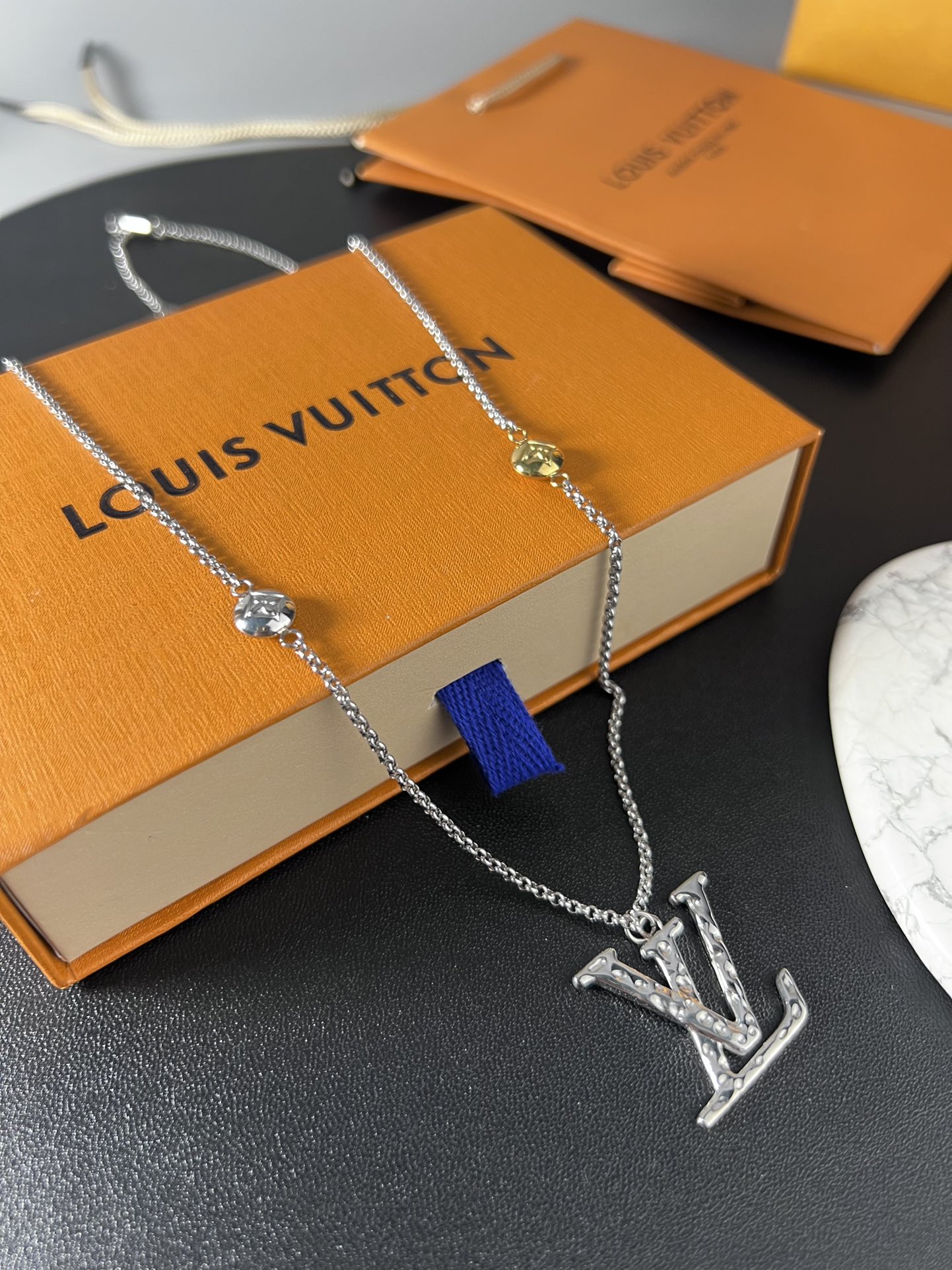 【LOUIS VUITTON】ネックレス、新しいネックレス万能シンプルファッションオーナメント-BRAND OFF