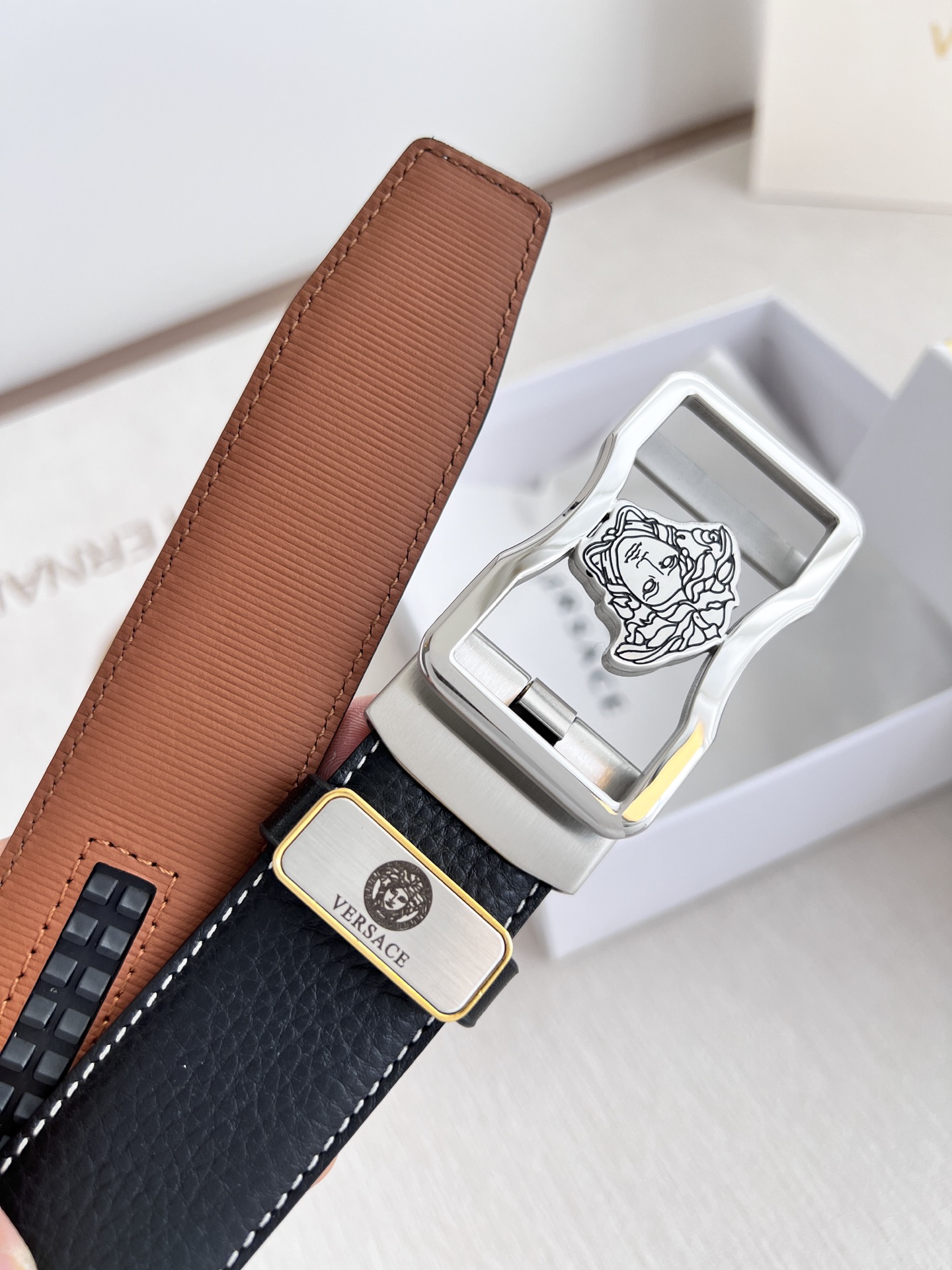 【VERSACE】(ヴェルサーチ) 3.5cmベルト メンズ 24706-BRAND OFF