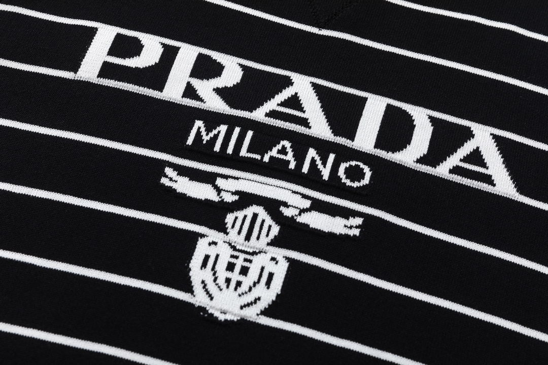 【2026】【PRADA  公式旗艦店】プラダ  Tシャツ ご好評に付き再入荷！-BRAND OFF