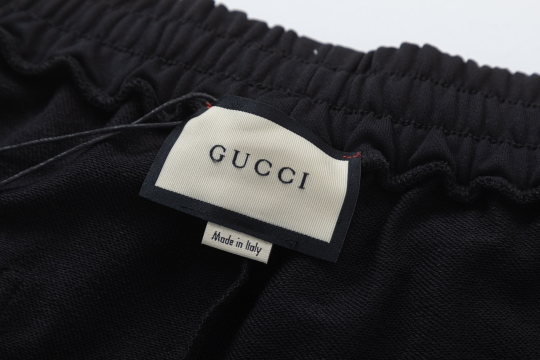 【GUCCI 公式旗艦店】グッチ  ショートパンツご好評に付き再入荷！-BRAND OFF