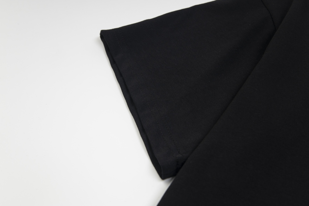 【2026】【LOEWE  公式旗艦店】ロエベ   Tシャツ ご好評に付き再入荷 24613-BRAND OFF