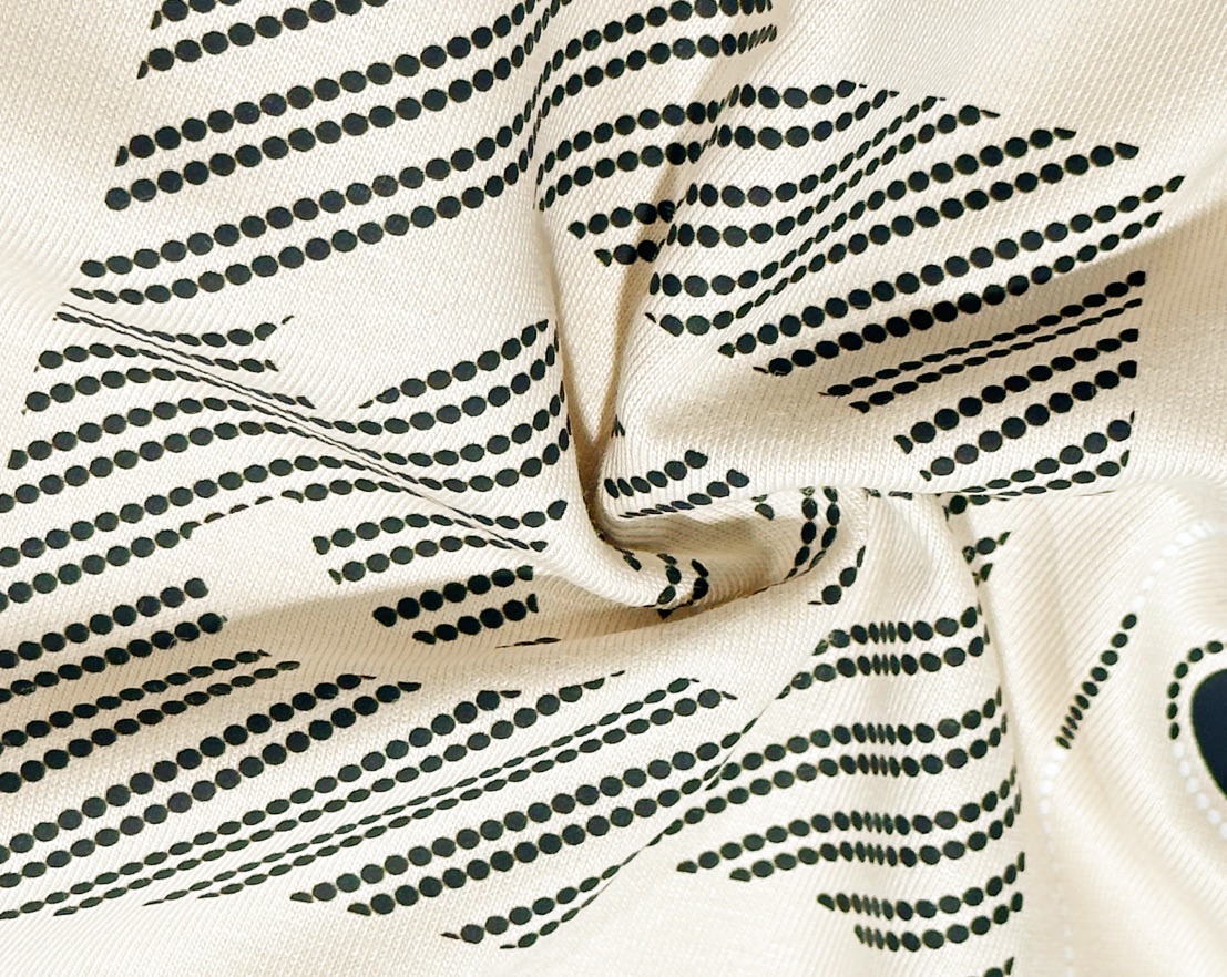 【CHANEL 公式旗艦店】シャネル  Tシャツ ご好評に付き再入荷！24613-BRAND OFF