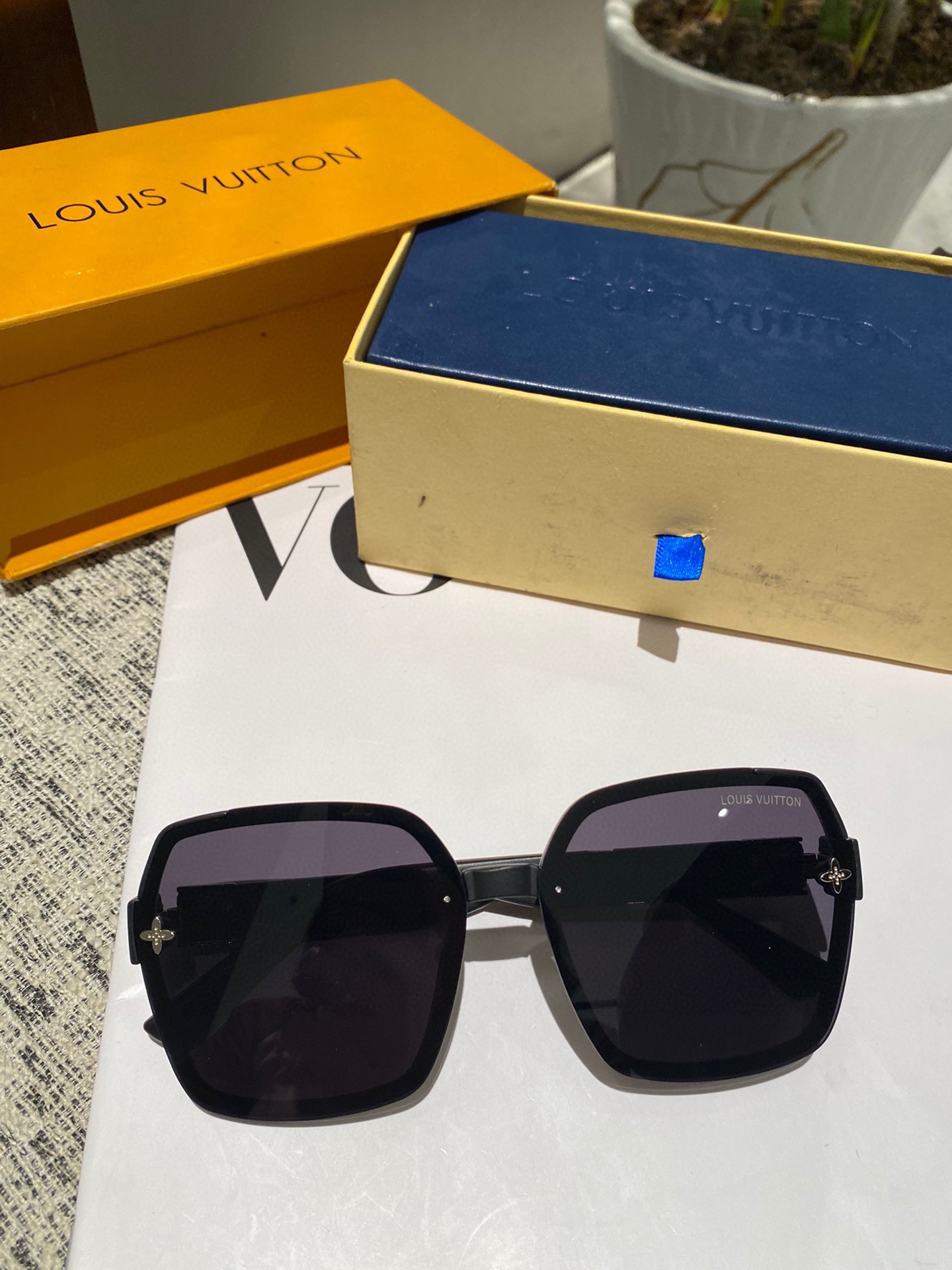 LOUIS VUITTON(ルイヴィトン) サングラス-BRAND OFF