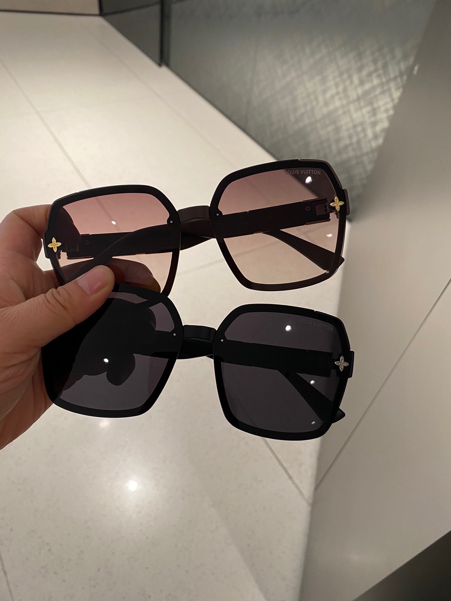 LOUIS VUITTON(ルイヴィトン) サングラス-BRAND OFF