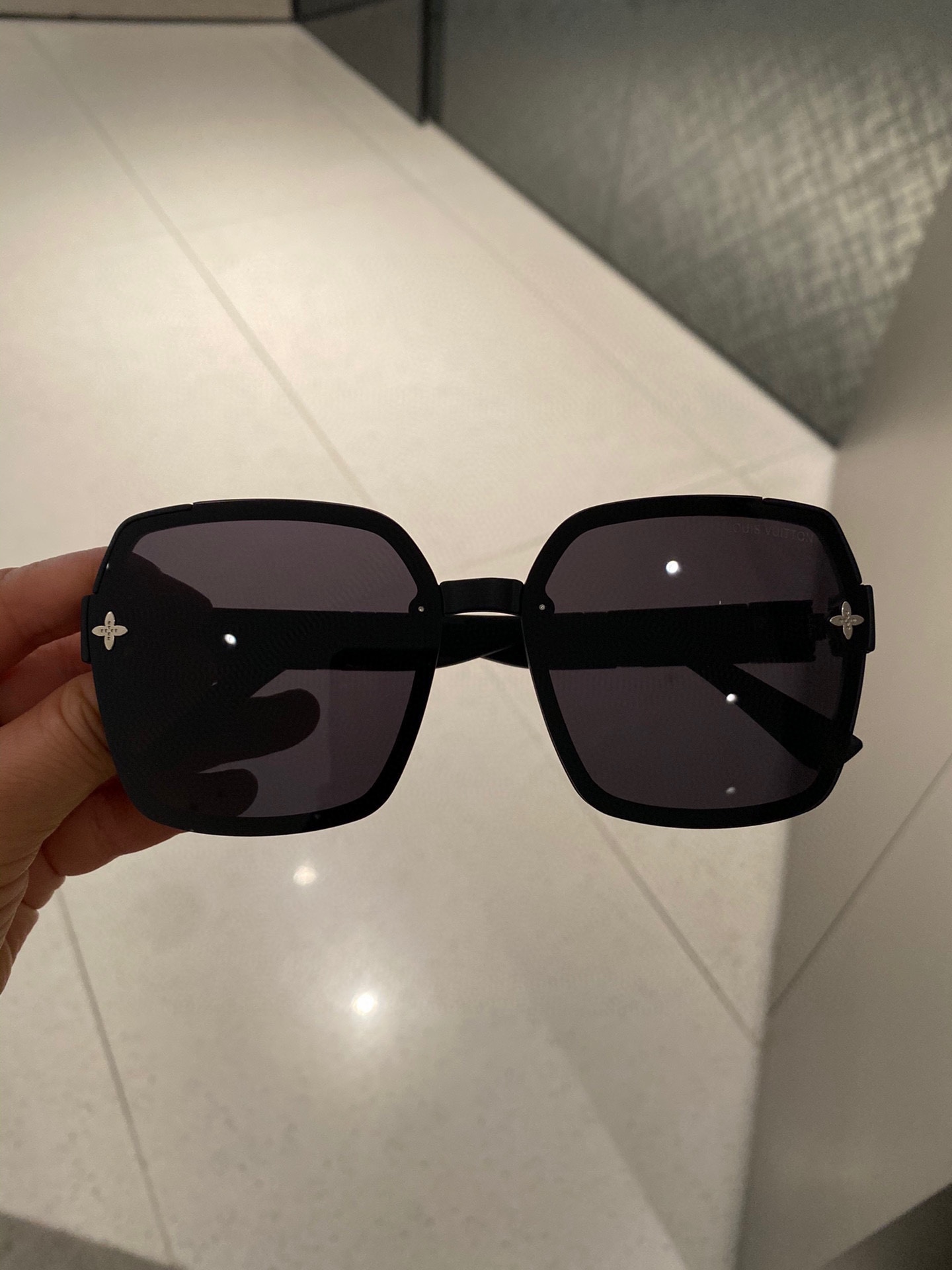LOUIS VUITTON(ルイヴィトン) サングラス-BRAND OFF