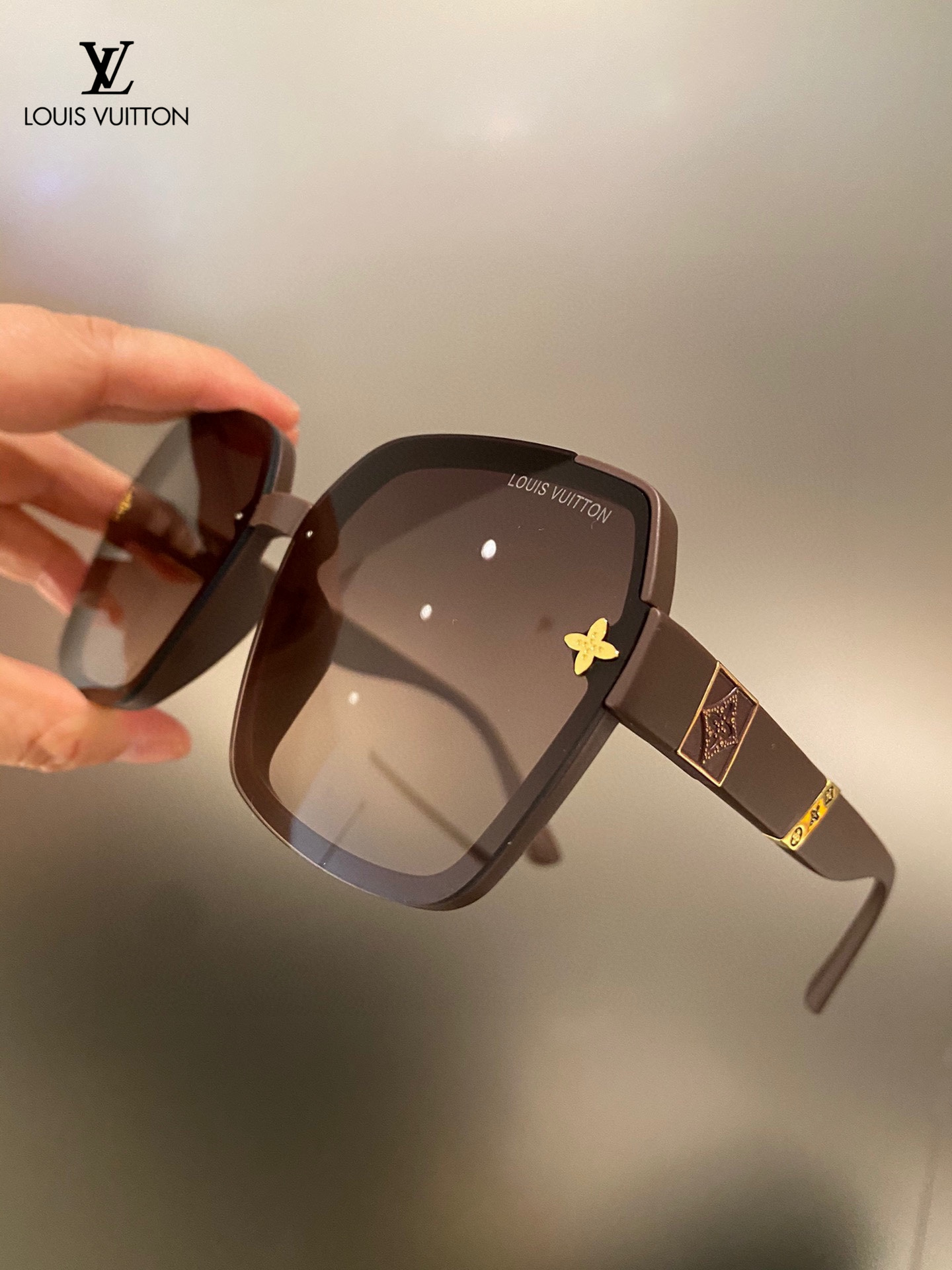 LOUIS VUITTON(ルイヴィトン) サングラス-BRAND OFF