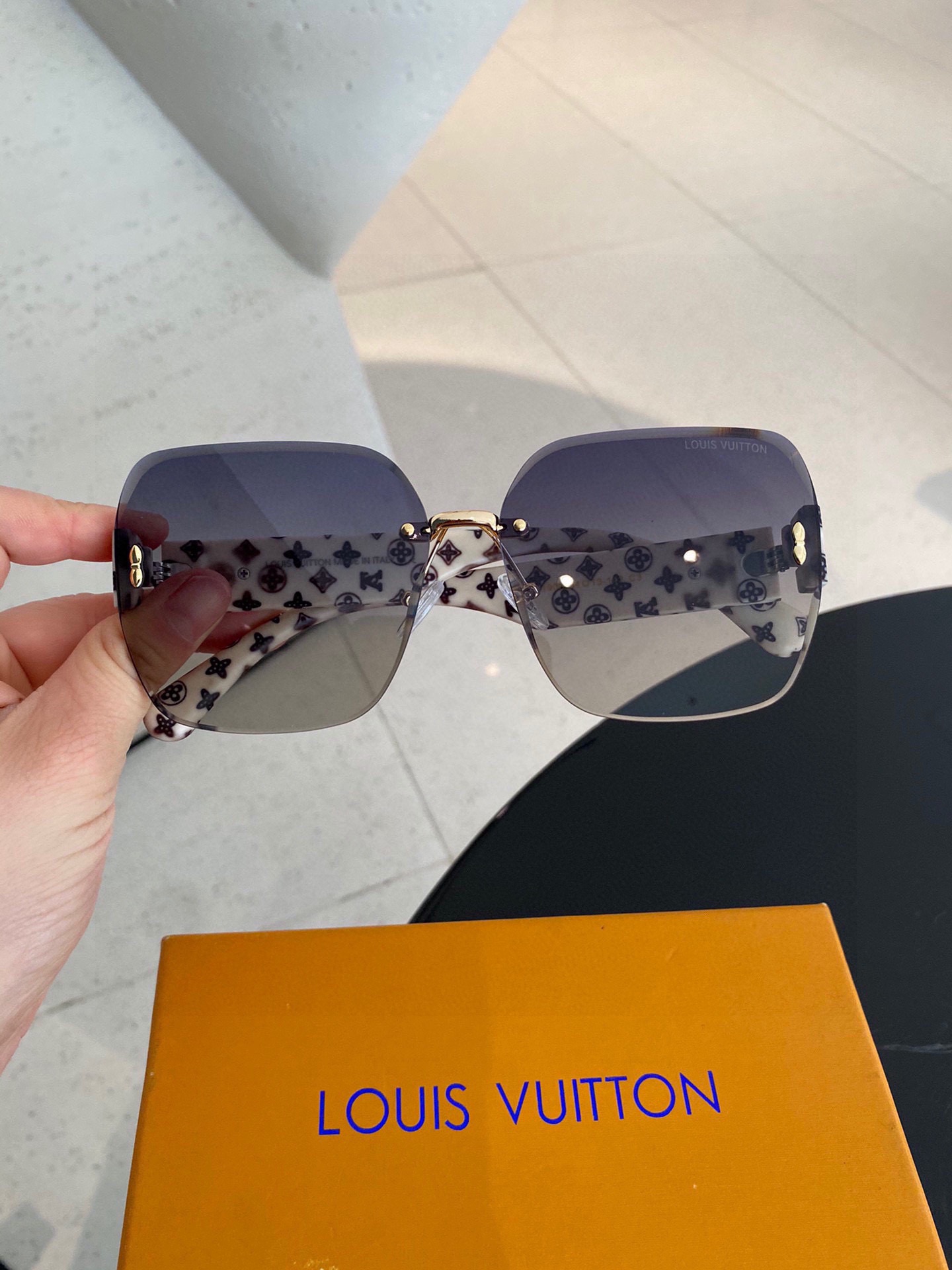 LOUIS VUITTON(ルイヴィトン) サングラス-BRAND OFF