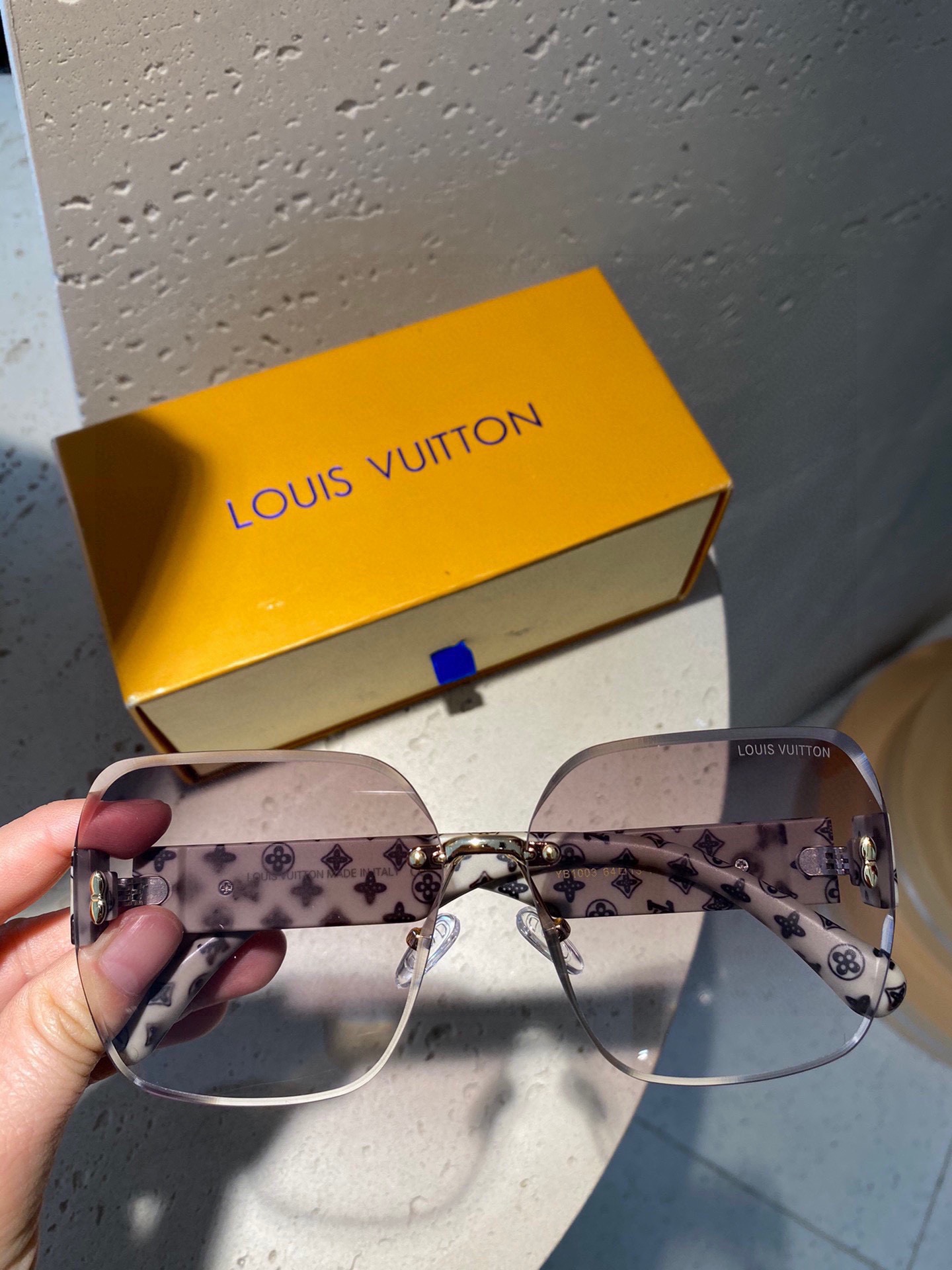 LOUIS VUITTON(ルイヴィトン) サングラス-BRAND OFF