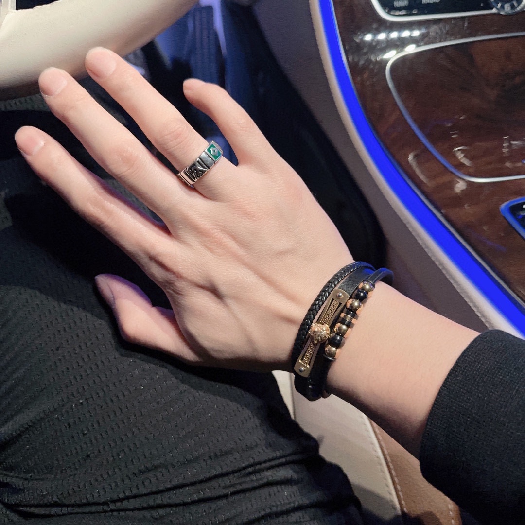 【VERSACE】ブレスレット、ファッションシンプルなスタイル 2474-BRAND OFF