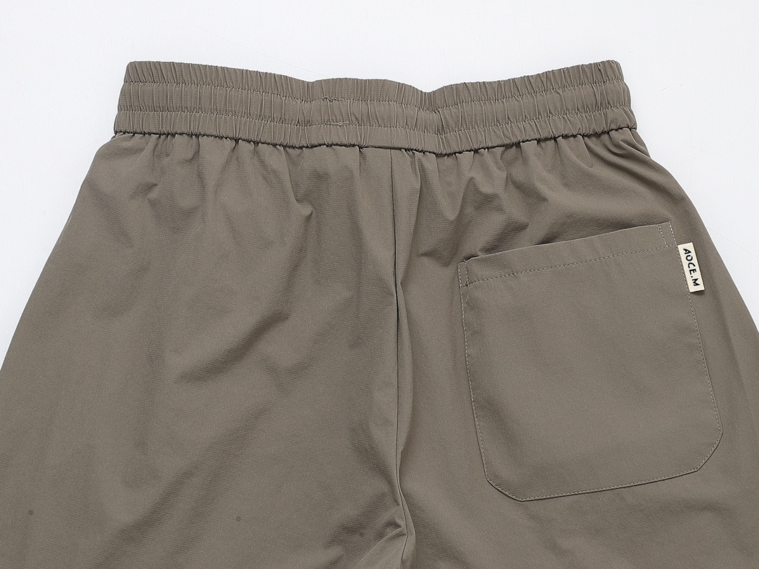 【VERSACE  公式旗艦店】ヴェルサーチ  ショートパンツご好評に付き再入荷 24628-BRAND OFF