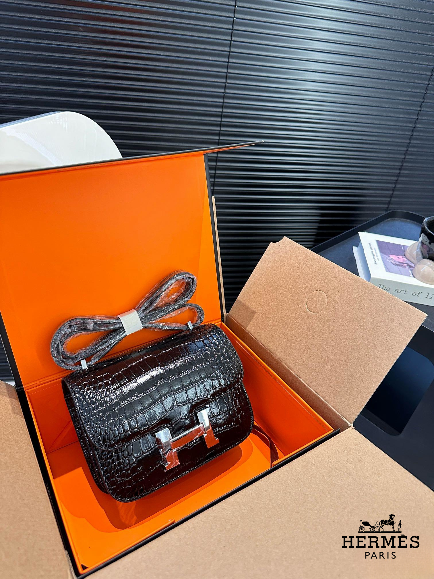 【Hermès 公式旗艦店】エルメス 斜めがけバッグ 当日出荷 好評に付き再入荷！19*14CM-BRAND OFF